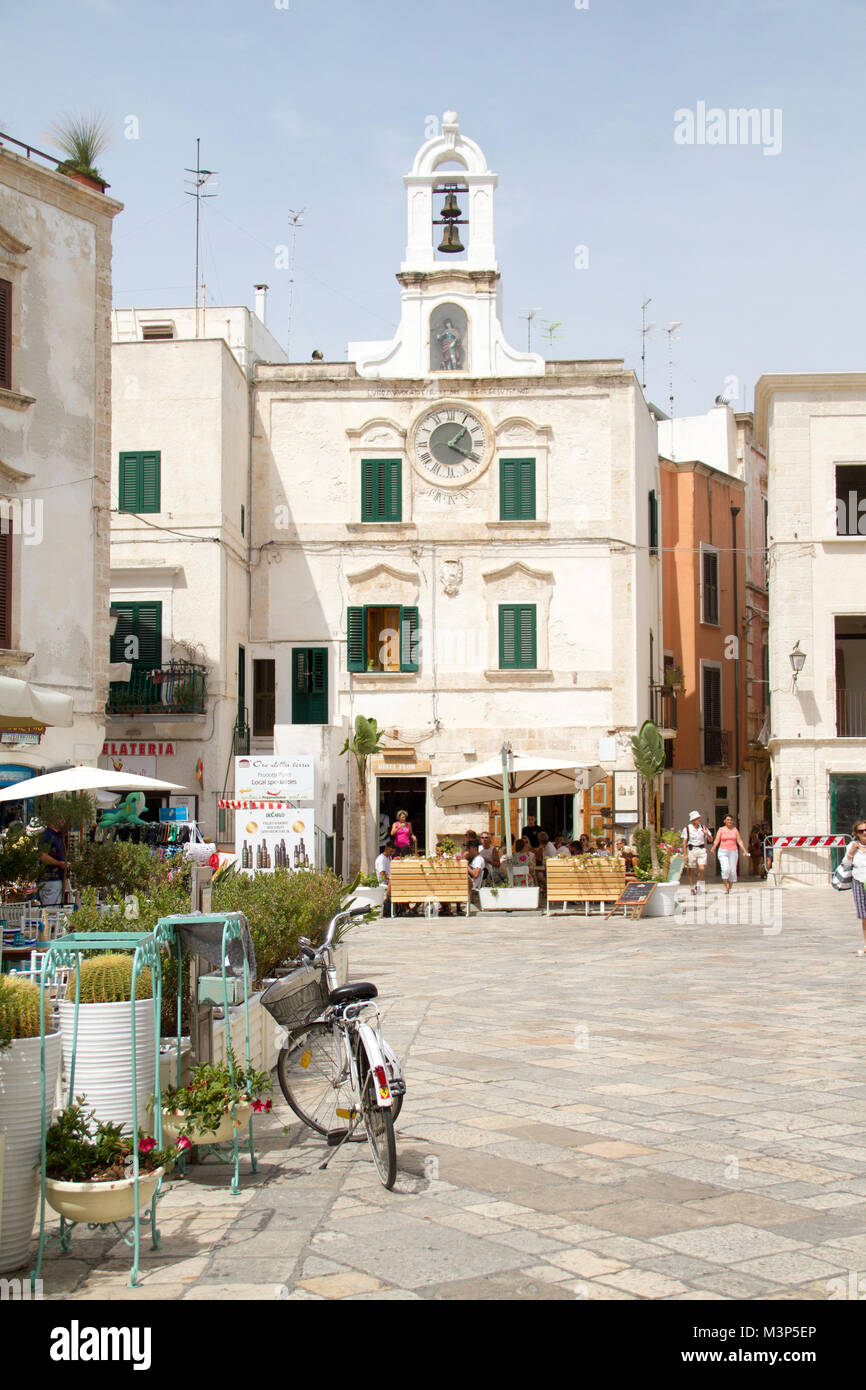 Polignano a mare puglia square hi-res stock photography and images - Alamy