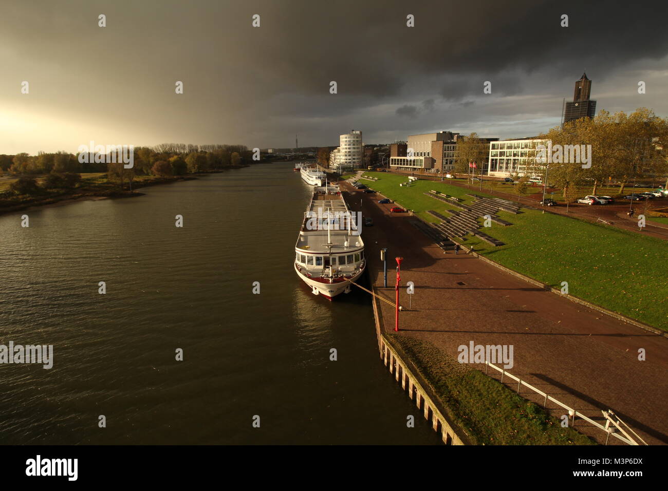 Arnhem Rivers Arnhem city buildings hi-res stock photography and images - Alamy