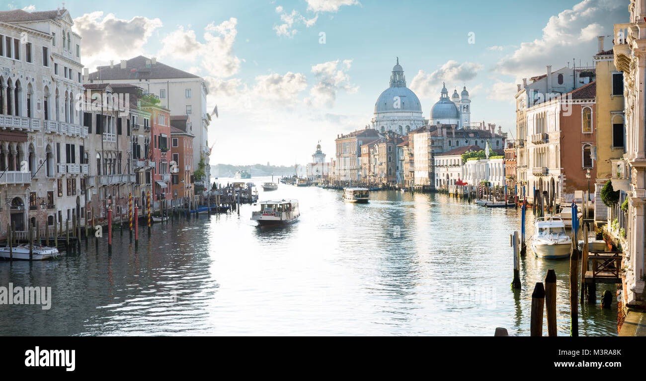 Venice gondola canal morning hi-res stock photography and images - Alamy