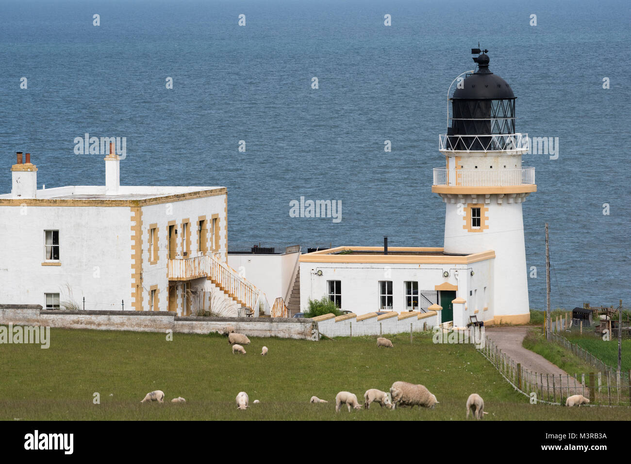 Tod Head Lighthouse, Catterline, Aberdeenshire, Scotland. The lighthouse was lit in 1897 and decommissioned in 2007. It is located south of Stonehaven Stock Photo