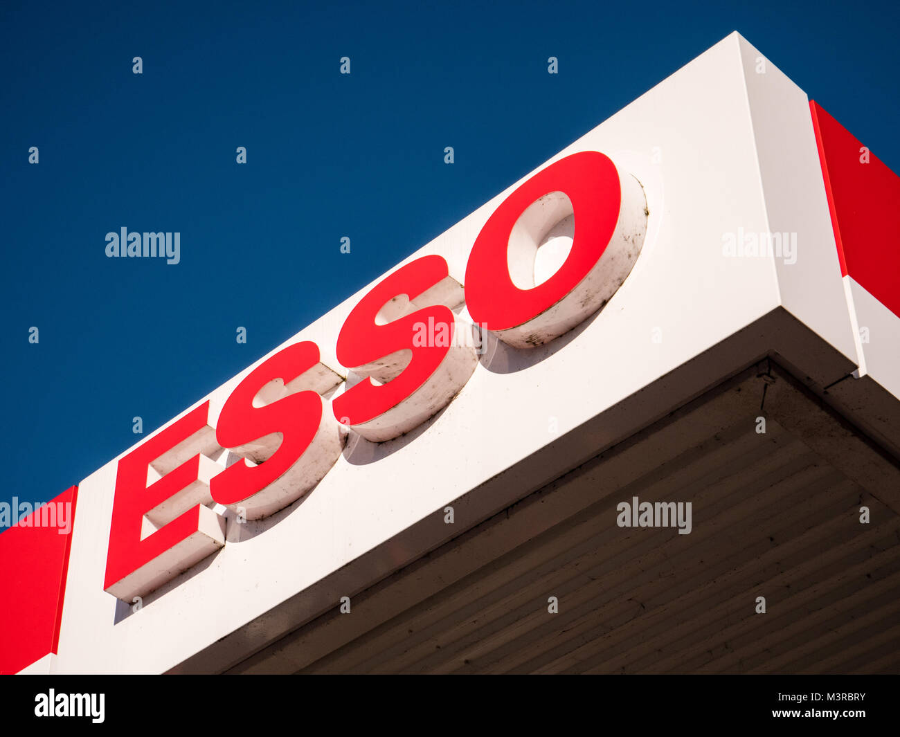 Esso Petrel Station, Tesco Express, Caversham, Reading, Berkshire, England. Stock Photo