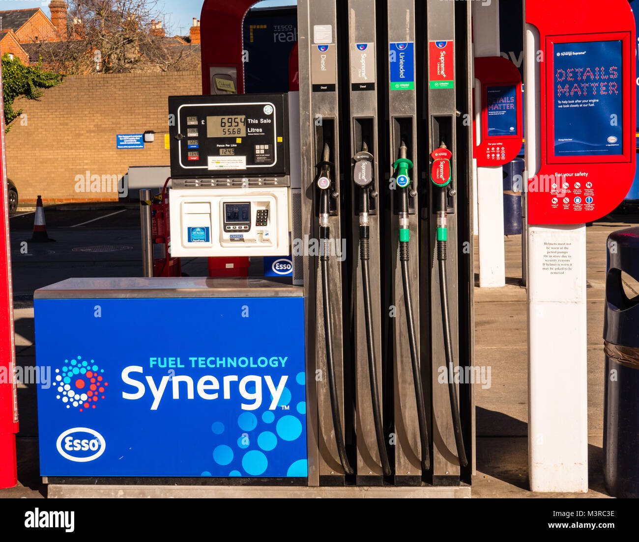 Esso Petrel Station, Tesco Express, Caversham, Reading, Berkshire, England. UK, GB. Stock Photo