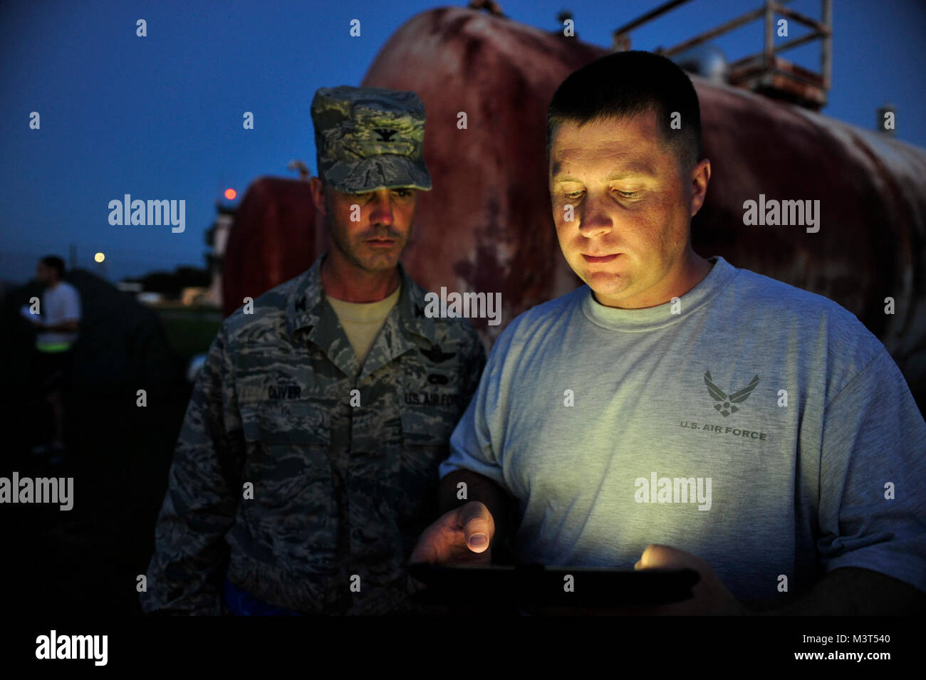 Col Kevin Oliver Left And Lt Col Shawn Underwood Check A Stock Photo Alamy
