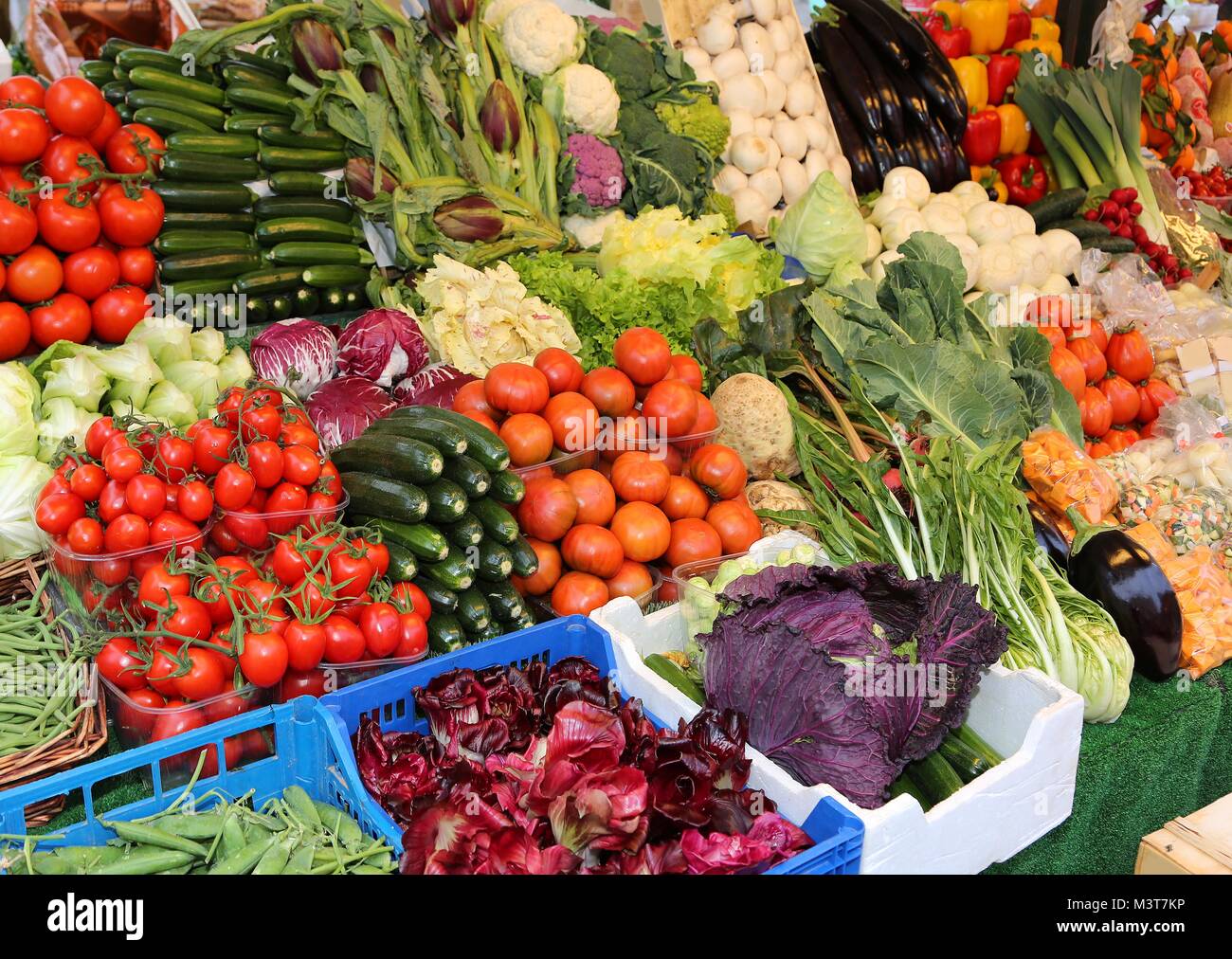 fresh fruit for sale at the local market Stock Photo - Alamy