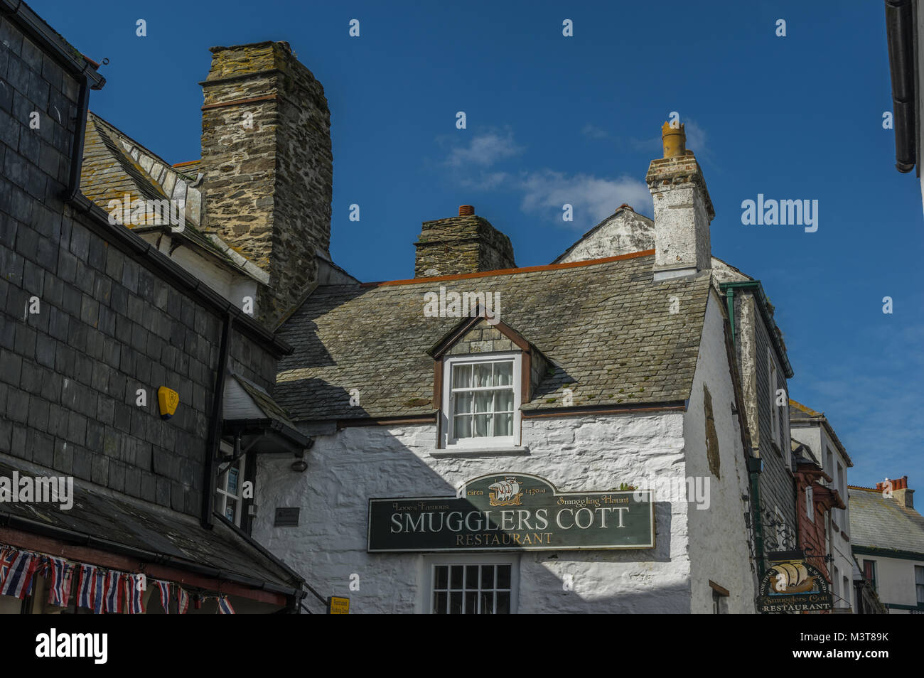 Very Old Smugglers Cottage Now A Restaurant Stock Photo 174481039