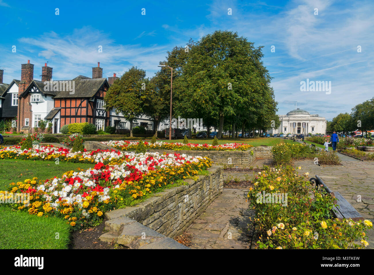 Workers houses, flower display, Port Sunlight, Bebington, Wirral, Merseyside, UK Stock Photo