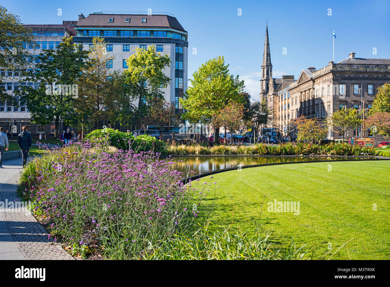 St Andrews Square Gardens, Melville monument, Central Edinburgh, Scotland, UK Stock Photo Alamy