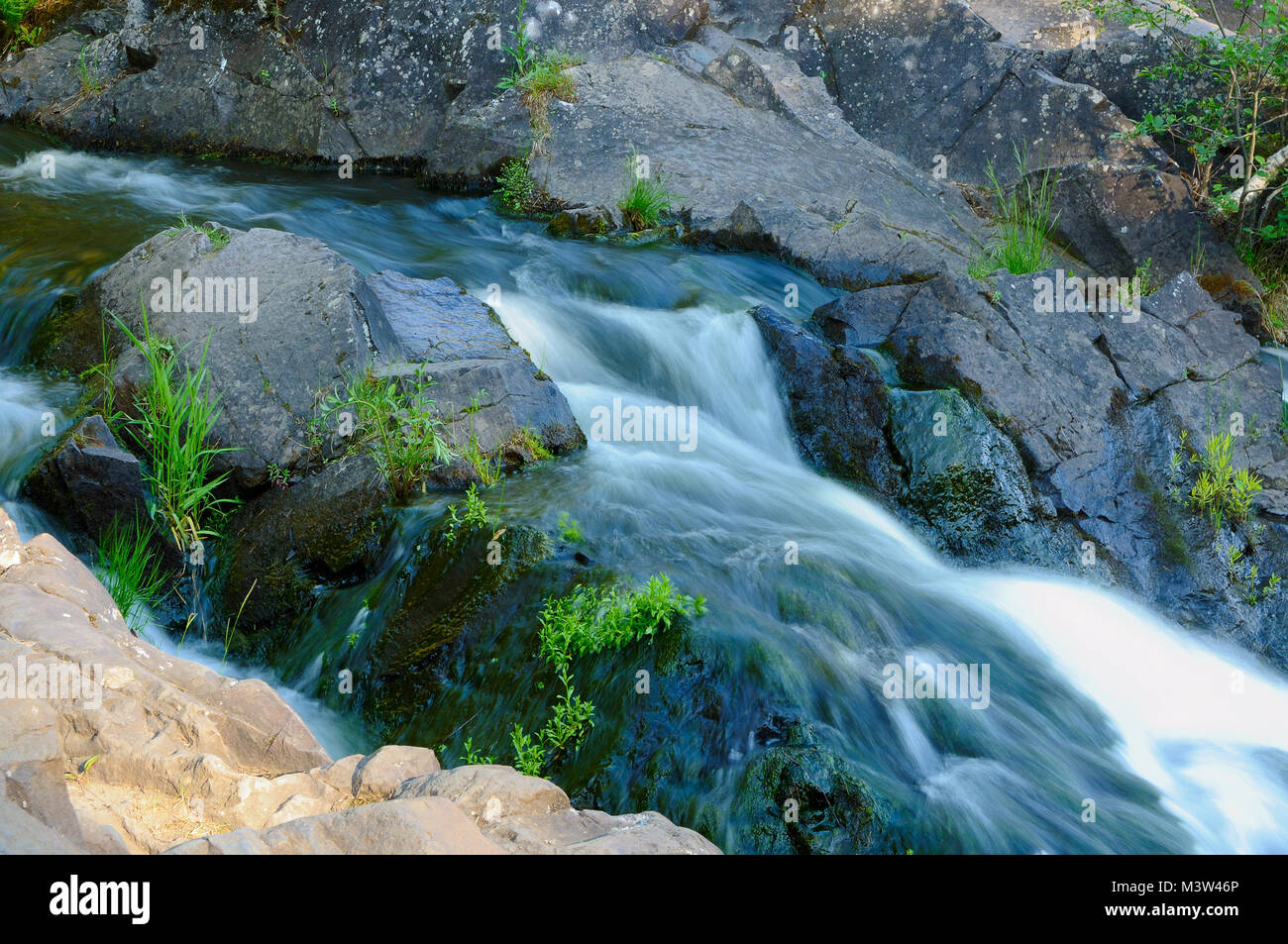 Stream rocks hi-res stock photography and images - Alamy