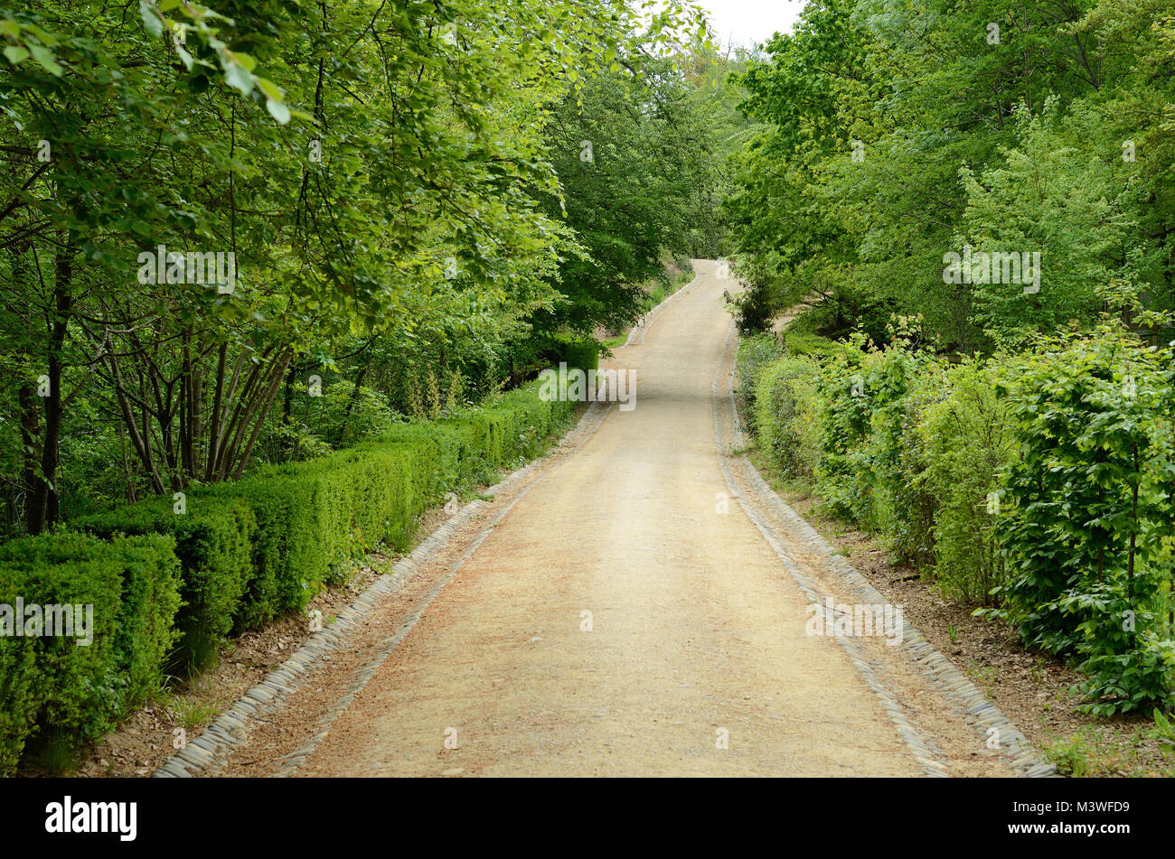 Gravel lane hires stock photography and images Alamy