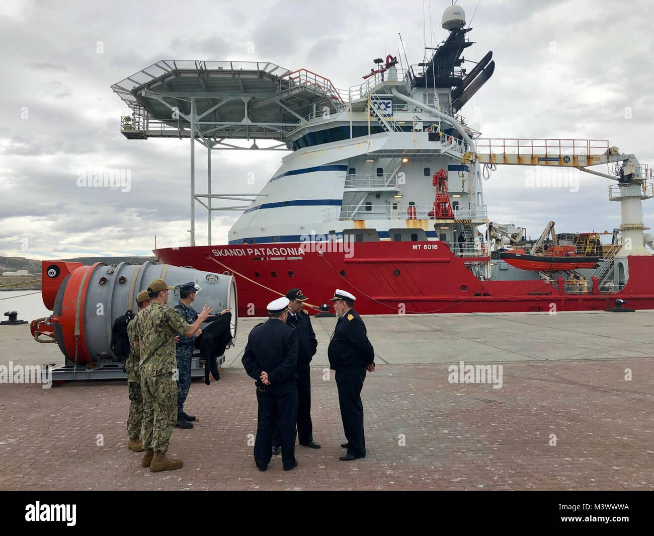 COMODORO RIVADAVIA, Argentina (Nov. 20, 2017) - Argentine rescue commanders discuss current operations with Cmdr. Michael Eberlein, commanding officer of Undersea Rescue Command (URC). URC is based in San Diego and is mobilizing two rescue assets to assist in search and rescue efforts for Argentine submarine A.R.A. San Juan. (U.S. Navy photo/Released) 171120-N-UX999-005 by ussouthcom Stock Photo