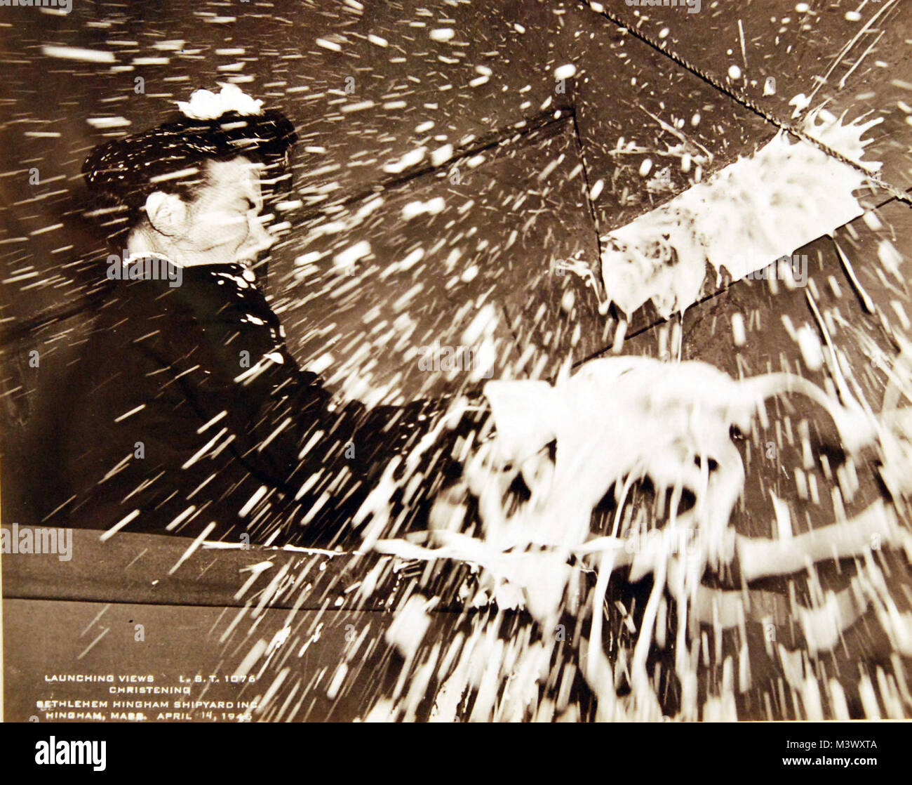 80G409006 USS LST1076, launching at Bethlehem Hingham Shipyard, Inc