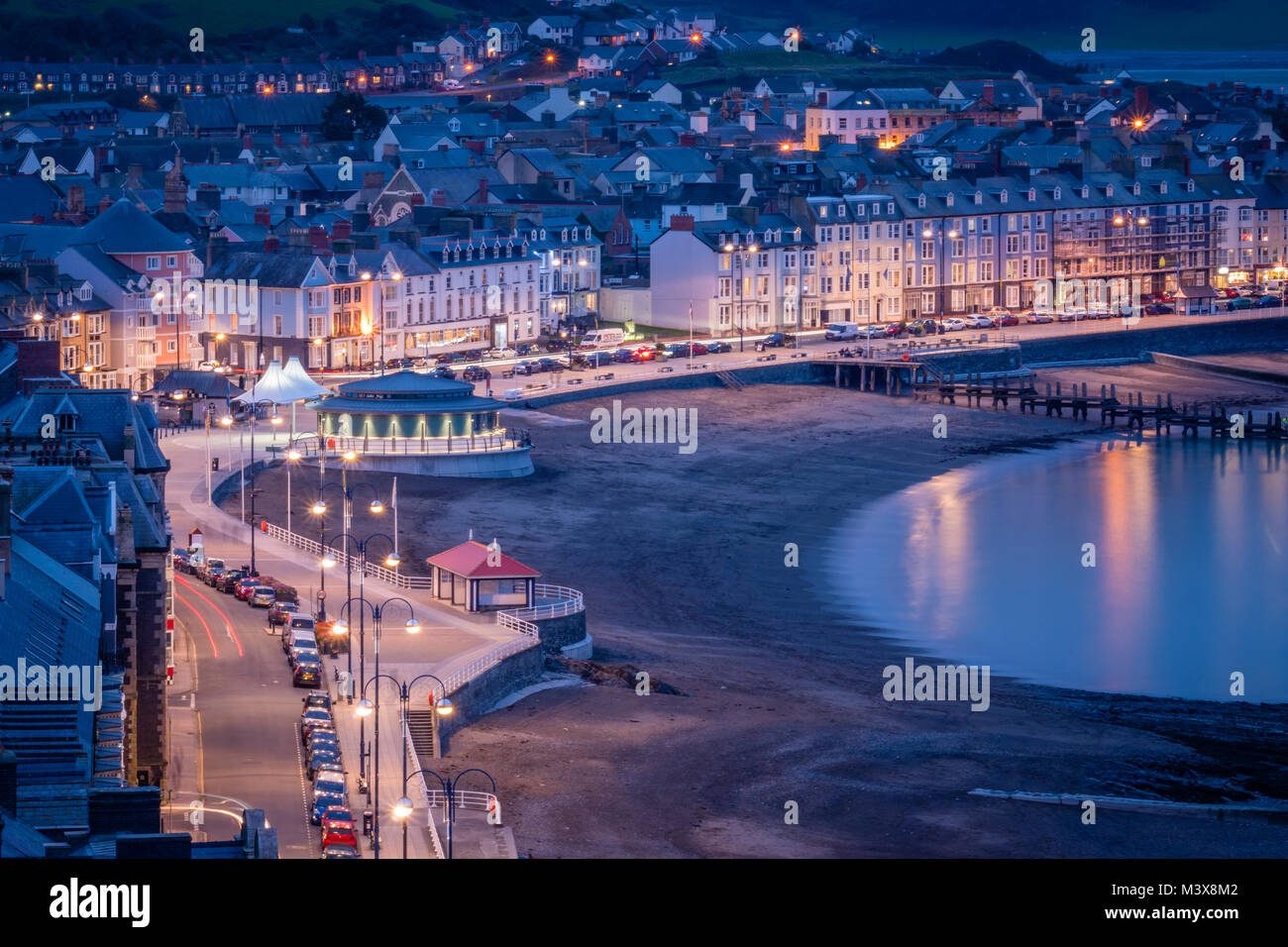 Twilight Light Buildings Hi Res Stock Photography And Images Alamy