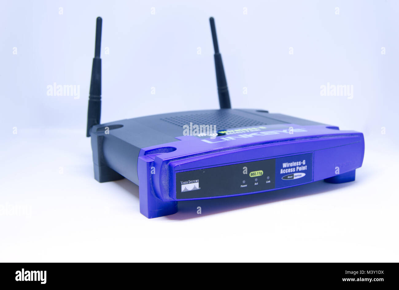 Afhankelijk patrouille Verbazing Linksys Wireless modem on white background Stock Photo - Alamy
