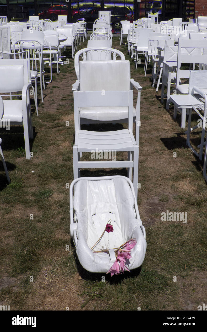 185 Empty Chairs Memorial Christchurch Stock Photo Alamy