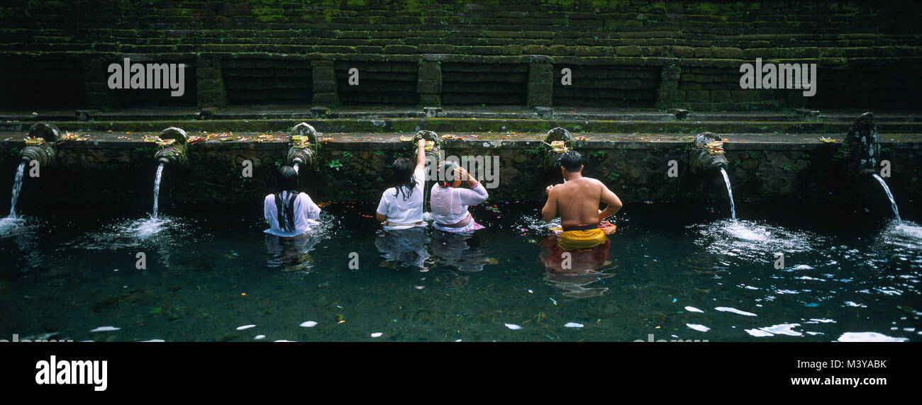 Indonesia, Bali, near Ubud, Pura Tirta Empul Temple, bath in the sacred Tampaksiring Spring Stock Photo
