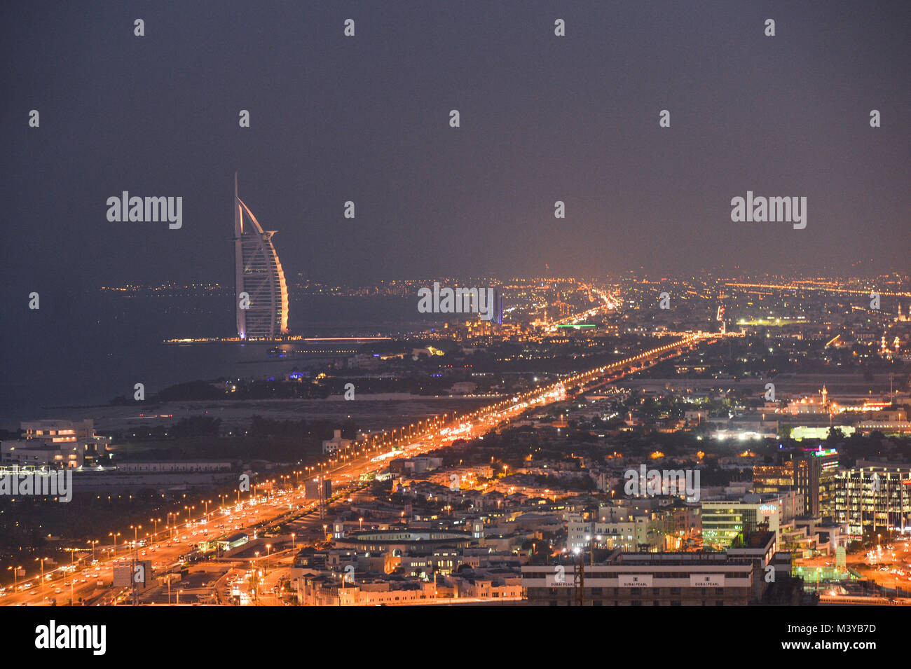 Dubai, UAE. 11th Feb, 2018. DUBAI, UAE - FEBRUARY 11, 2018. A panoramic view of Dubai at night. Credit: ASWphoto/Alamy Live News Stock Photo