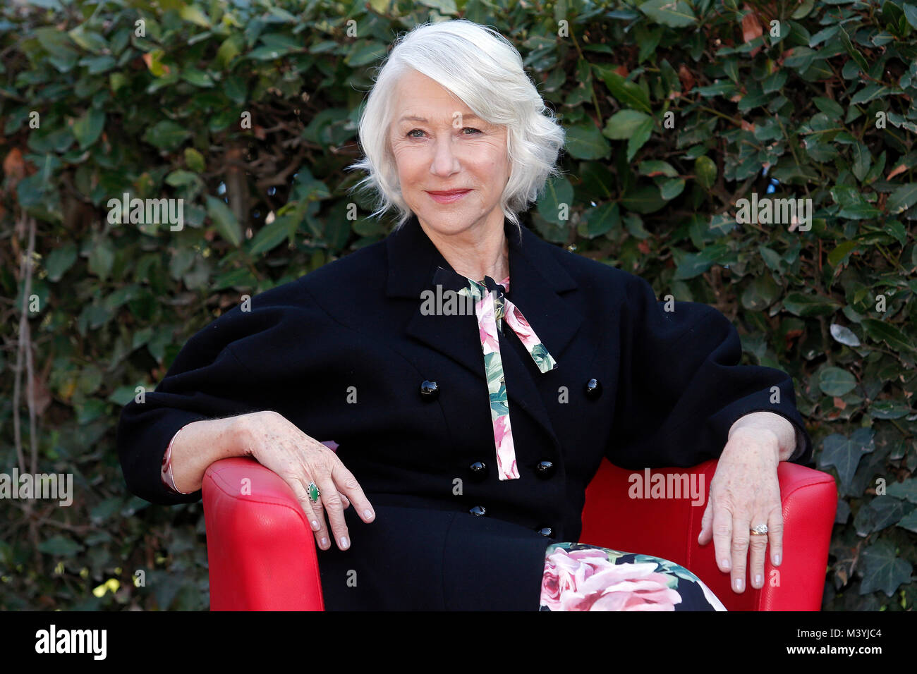 Rome, Italy. 13th February, 2018. Helen Mirren  Roma 13/02/2018. Photocall del film 'La vedova Winchester' Rome February 13th 2018. Actress Helen Mirren poses for photographers during the photocall for the film 'Winchester - The House That Ghosts Built' Foto Samantha Zucchi Insidefoto Credit: insidefoto srl/Alamy Live News Stock Photo