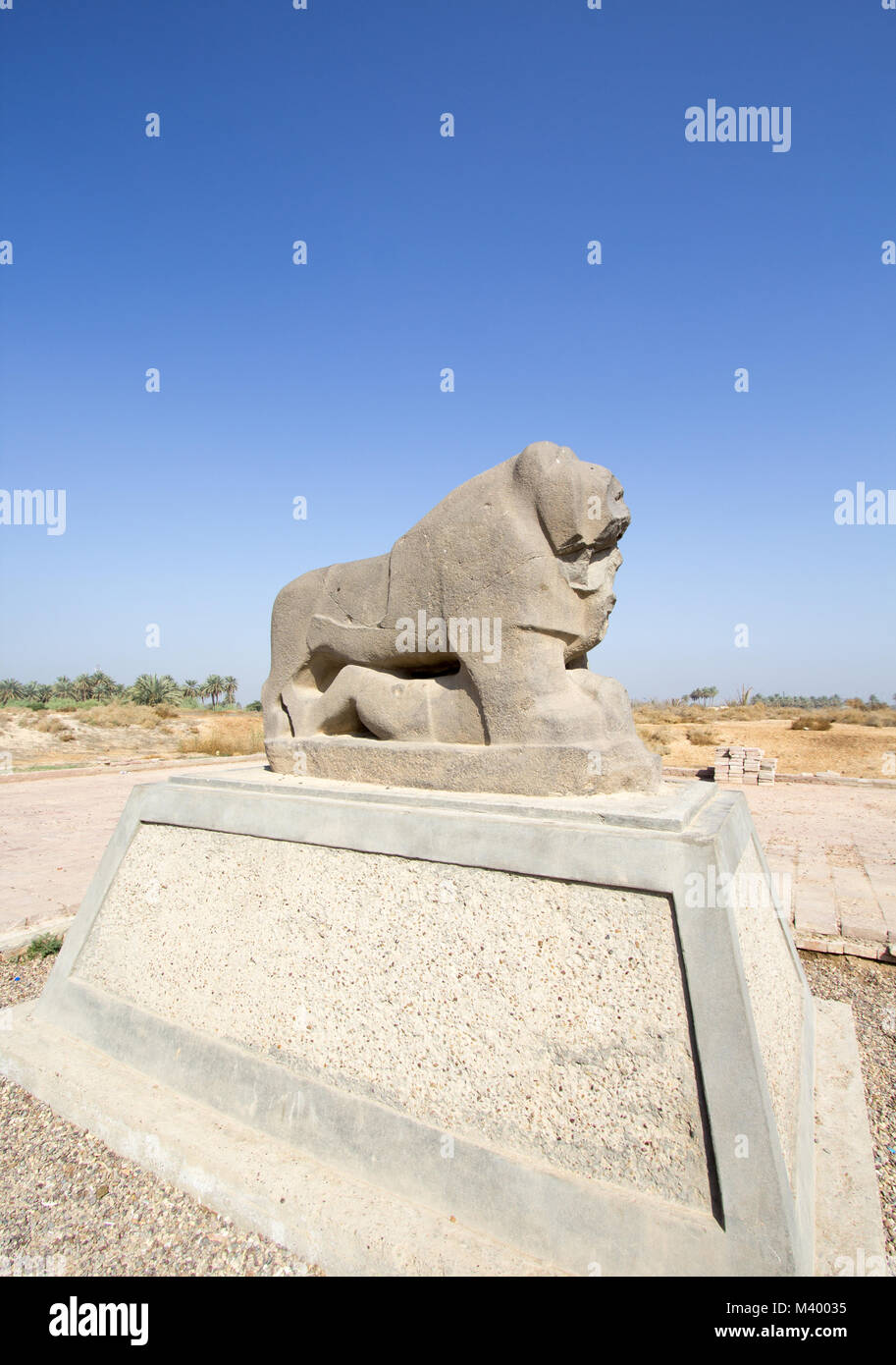 Picture of statue of the lion of Babylon in the ancient city of Babylon