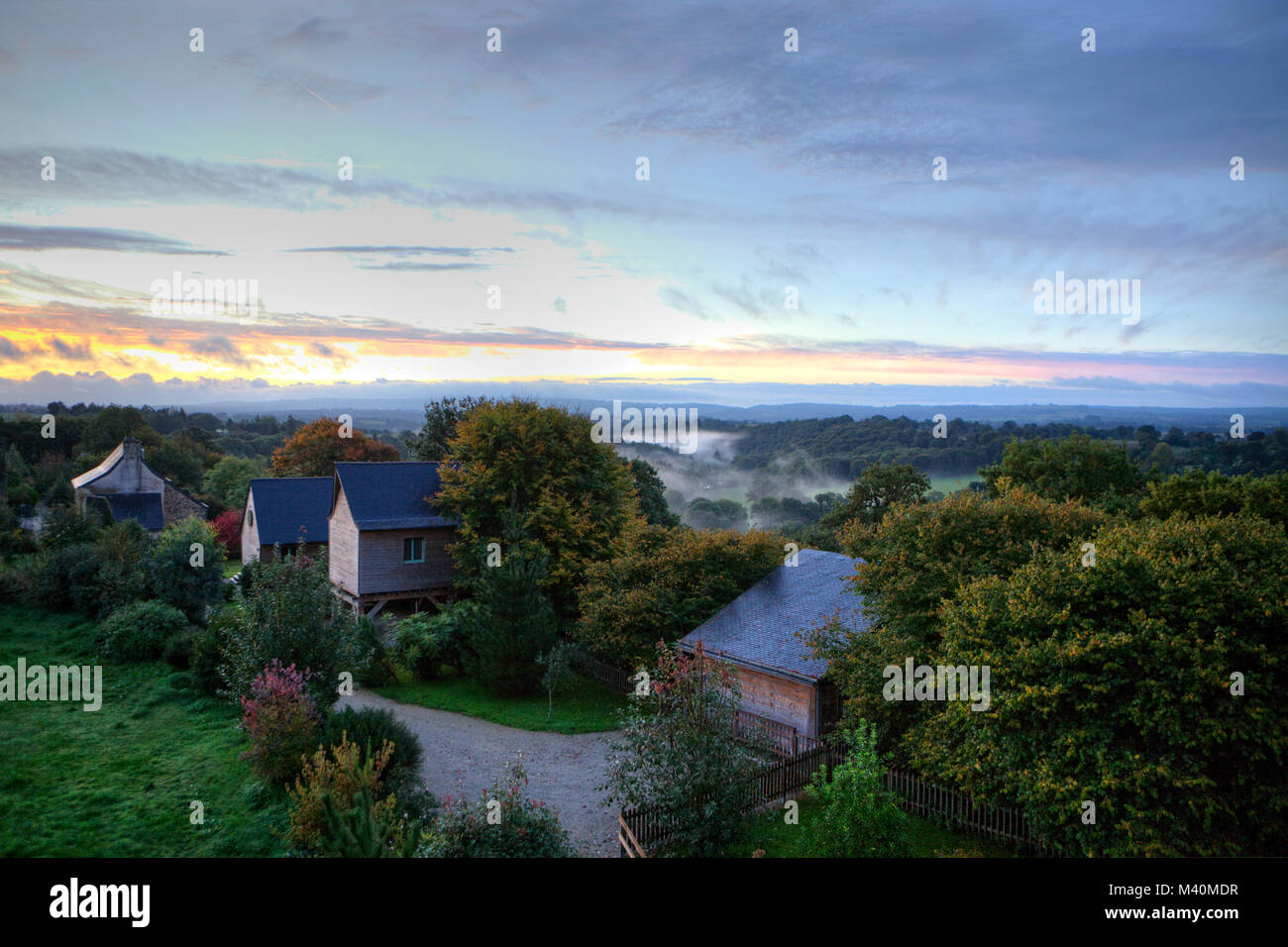 Located on a 2000-m2 parkland, Domaine de Meros offers accommodation a 10-minute drive from Châteauneuf-du-Faou.  The property proposes wooden caravan Stock Photo