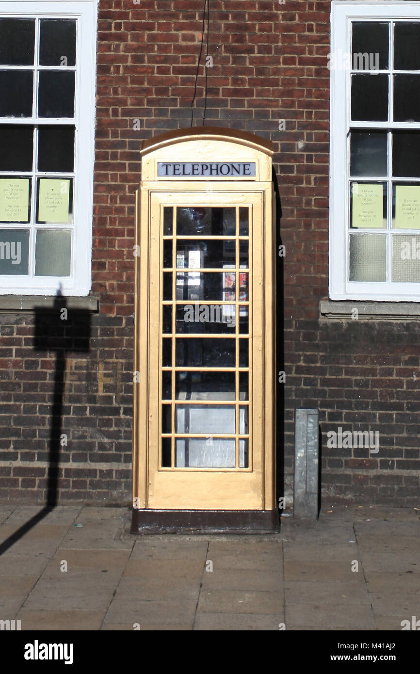 Gold telephone box, Market place, kingston upon hull Stock Photo