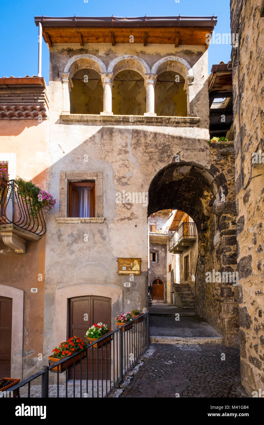 Scanno, Abruzzo, Central Italy, Europe. A typical alley of Scanno Stock