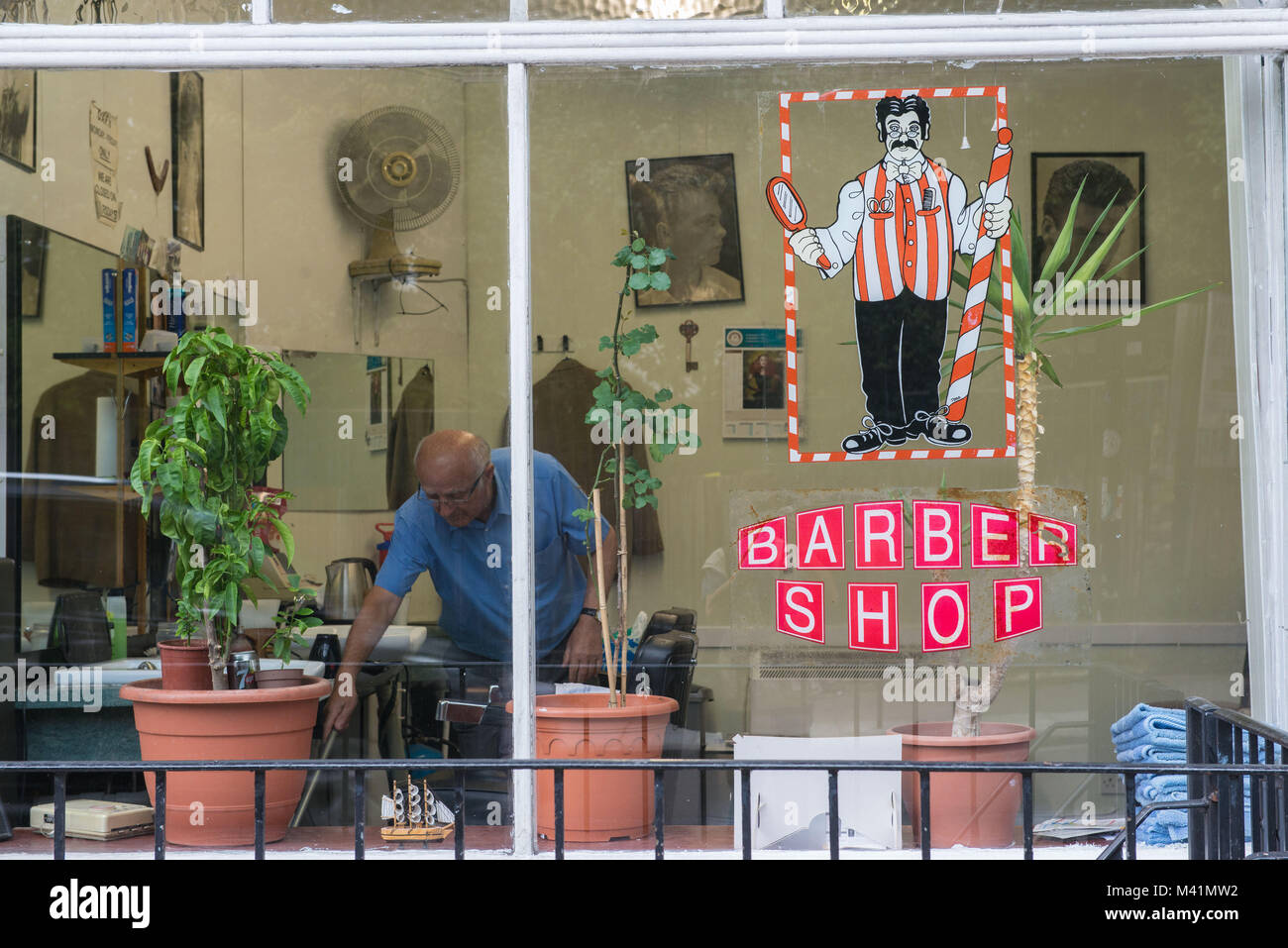 London, United Kingdom. Barber shop, Camden Town Stock Photo Alamy