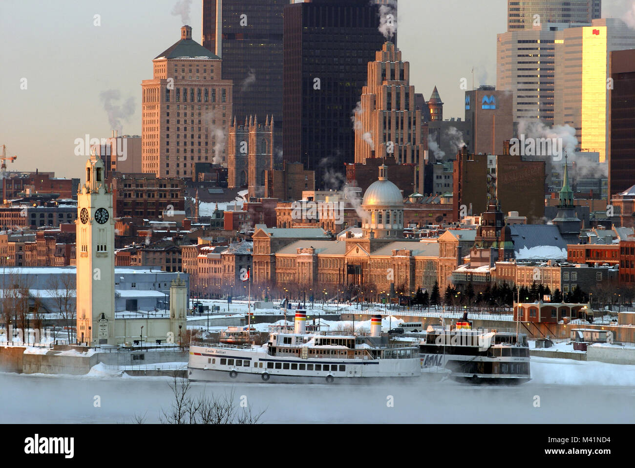 Canada, Quebec, Montreal in Winter, sight of the port, Montreal Old