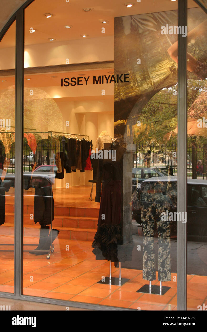 France, Paris, Issey Miyake shop, square des Vosges, Marais district Stock Photo
