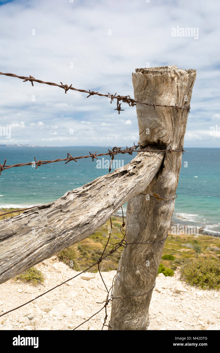 Old Fence Posts Barbed Wire Stock Photos & Old Fence Posts Barbed Wire