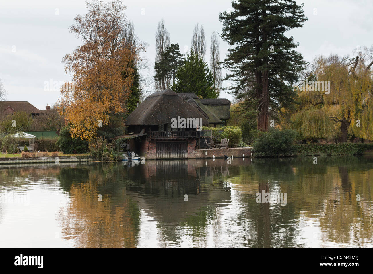 An image of a house overlooking the river at Henley on Thames, Oxfordshire, England, UK Stock Photo