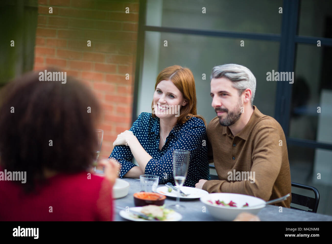 Social eating hi-res stock photography and images - Alamy