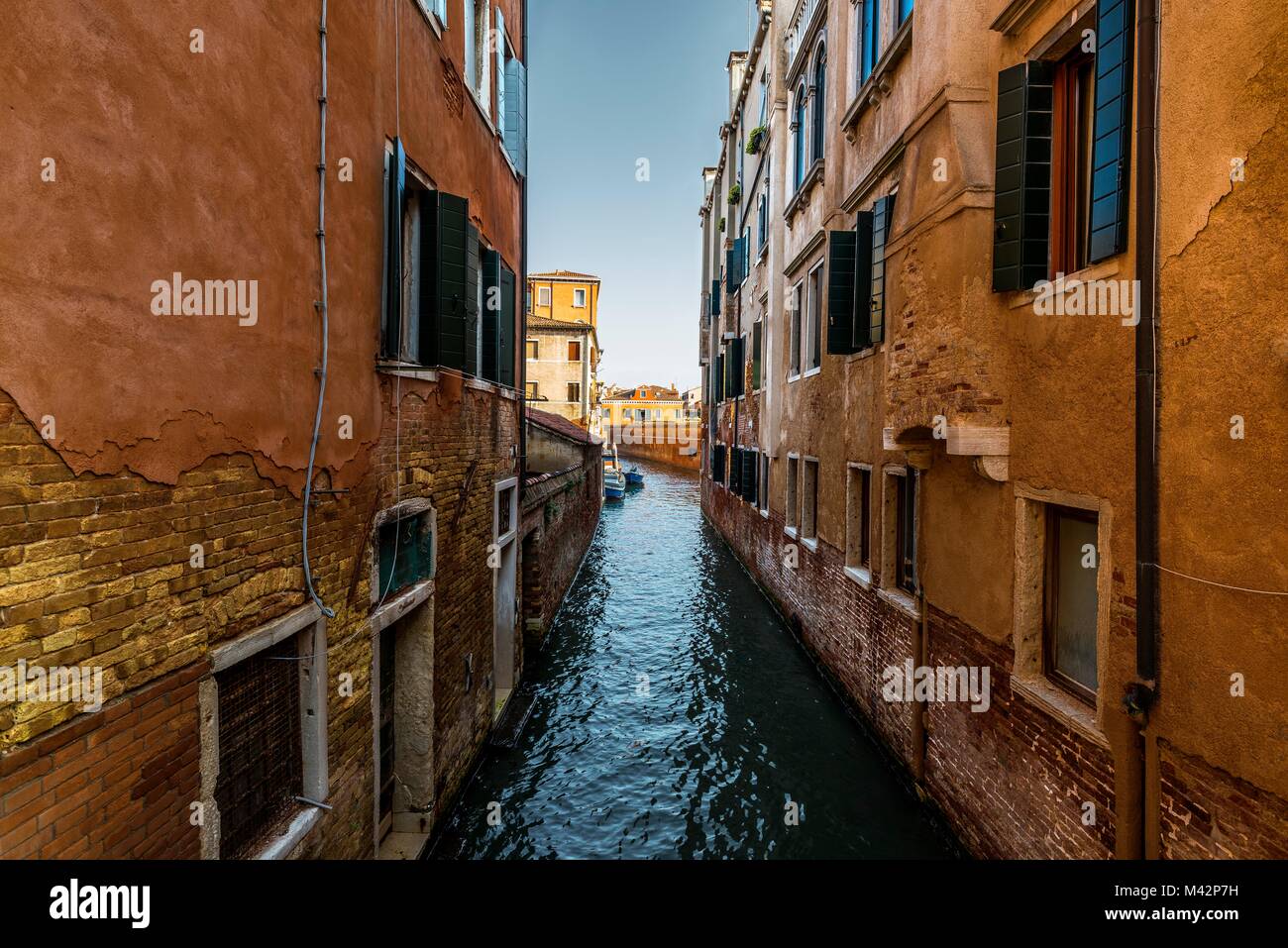 Traditional venice alleys hi-res stock photography and images - Alamy