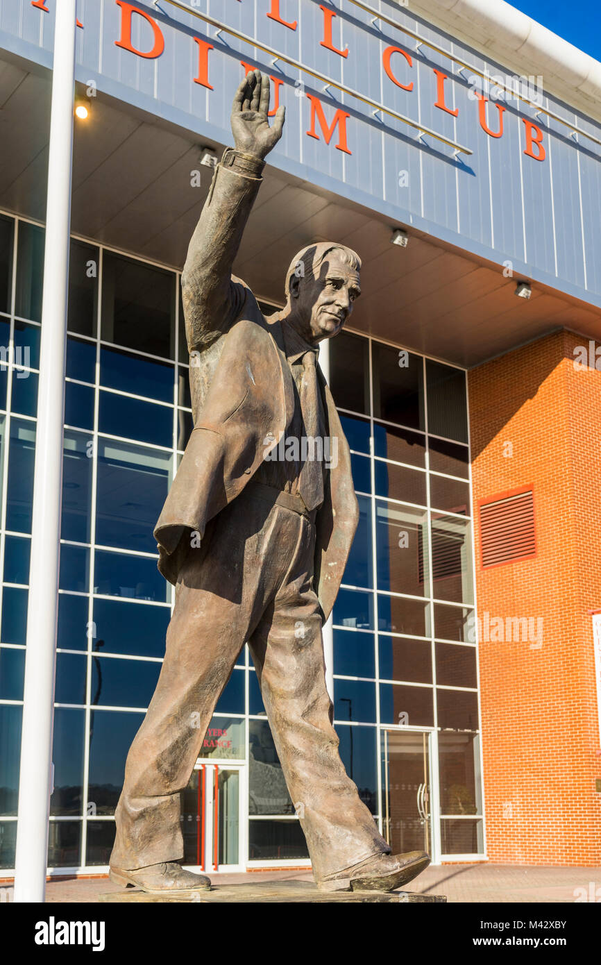 The Ted Bates statue outside Southampton Football Club St. Mary's