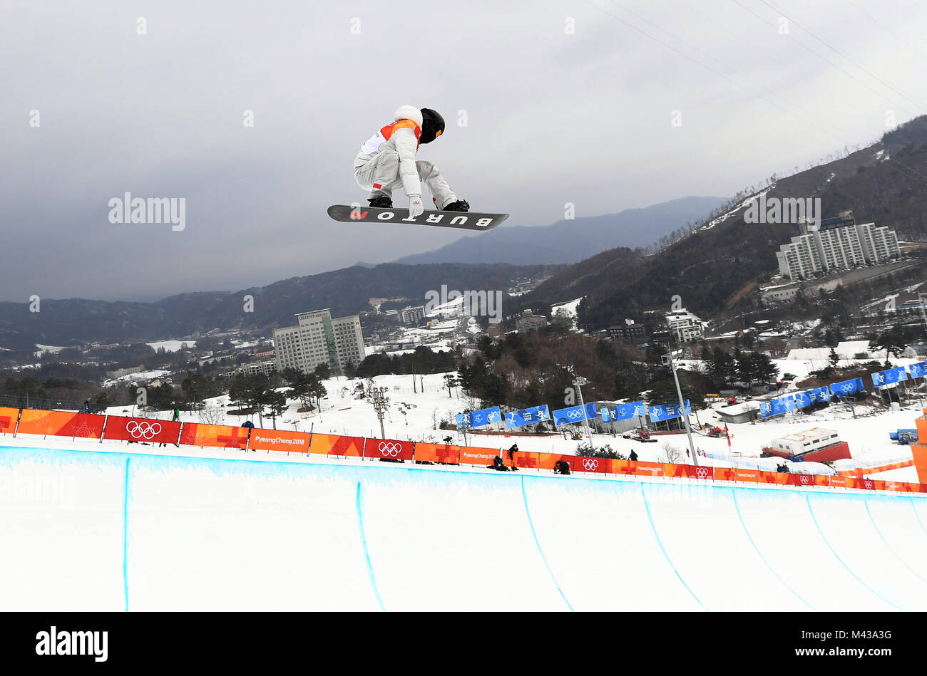 Shaun white snowboarding hi-res stock photography and images - Alamy