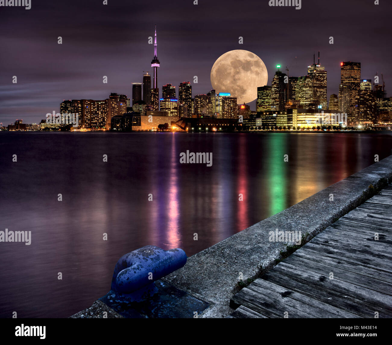 Full Moon Toronto Skyline City Lake Ontario Pier Stock Photo