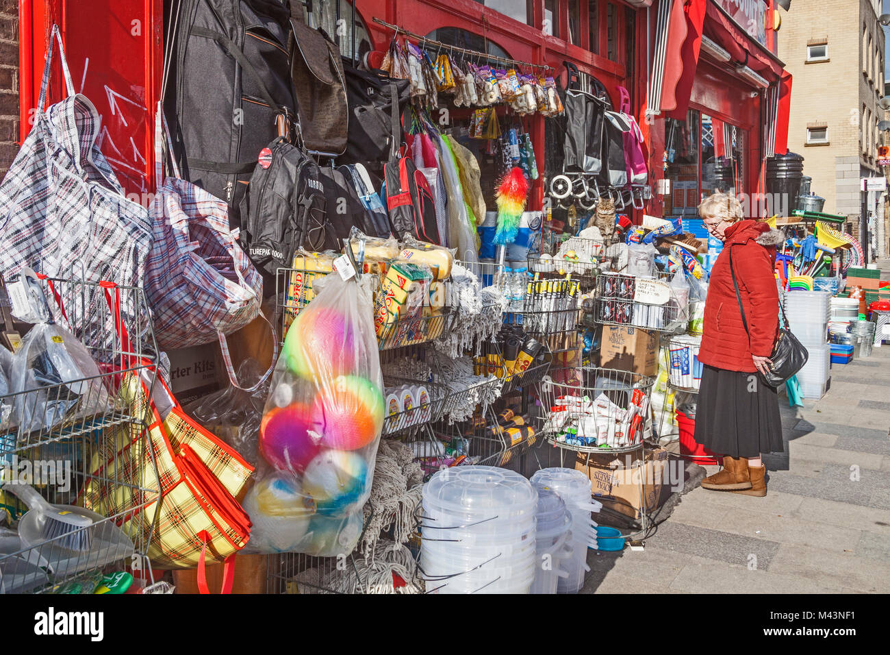 London, Lewisham  A well-stocked discount store in Deptford High Street Stock Photo