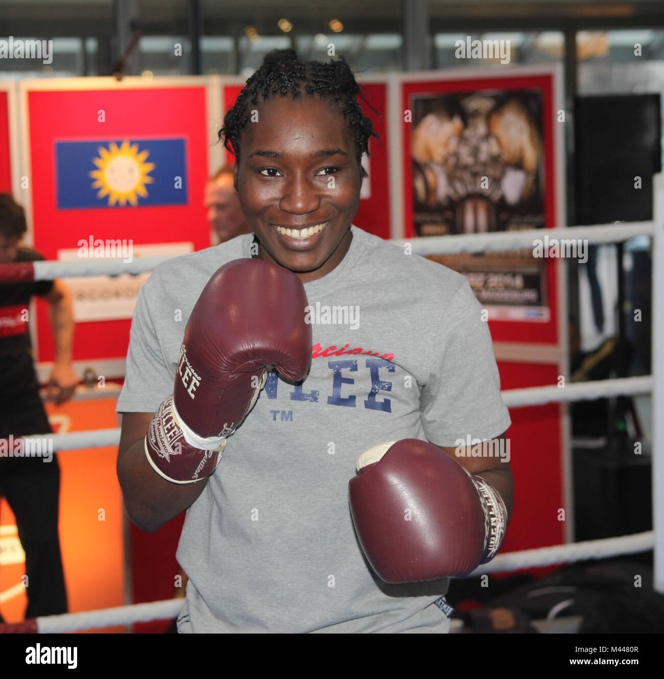 Boxerin Jessica Balogun beim Boxkampf am 01.03. 2014 in Magdeburg Stock Photo
