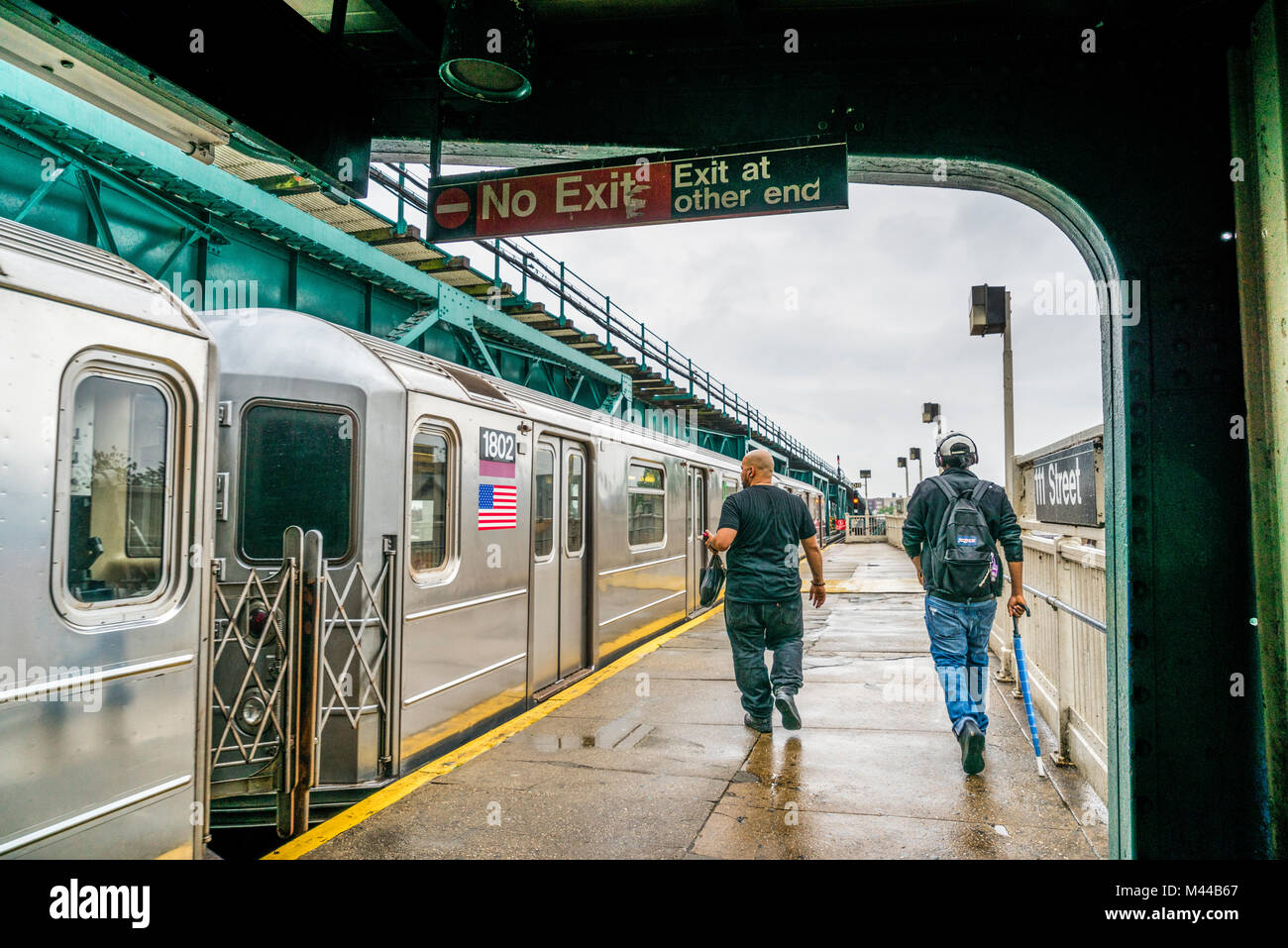 Flushing Avenue High Resolution Stock Photography and Images Alamy