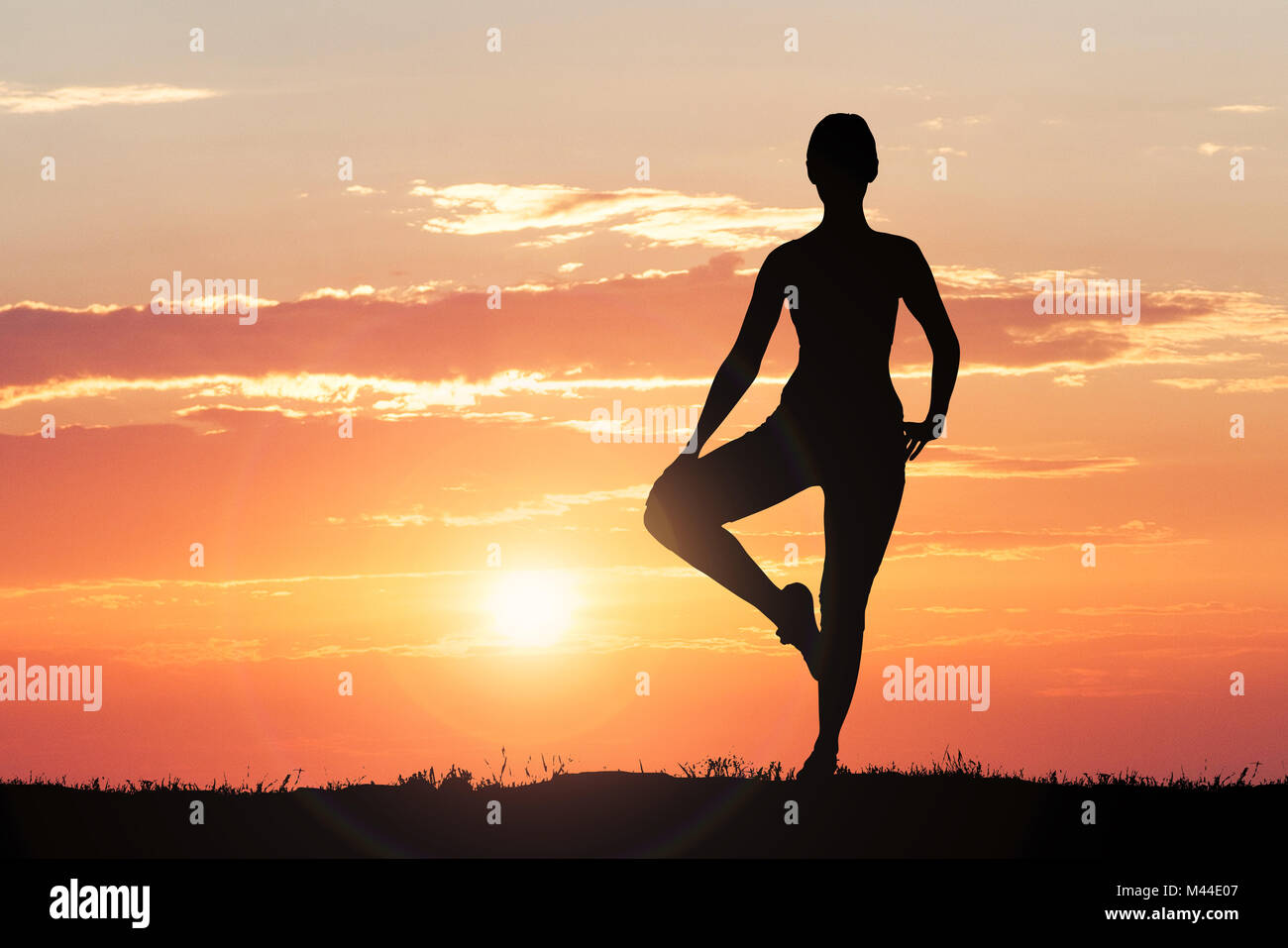 Person Kneeling Silhouette High Resolution Stock Photography and Images ...