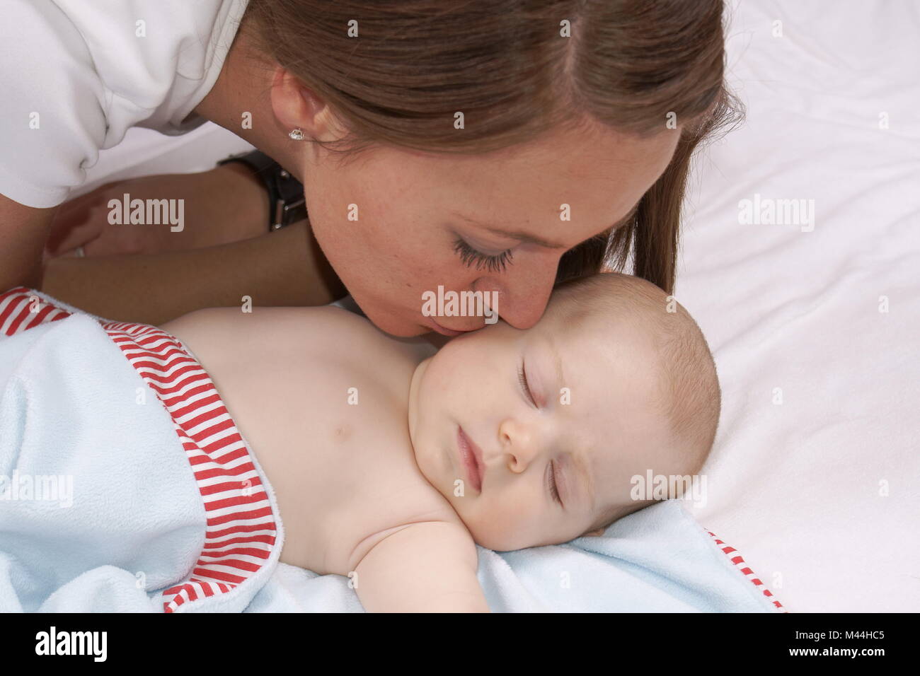 Good Night Kiss Stock Photo 174663781 Alamy