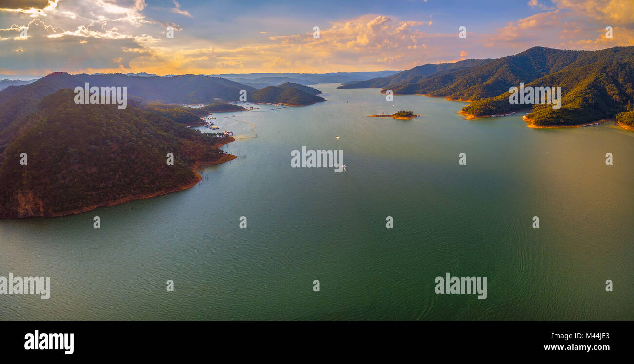 Lake eildon hi-res stock photography and images - Alamy