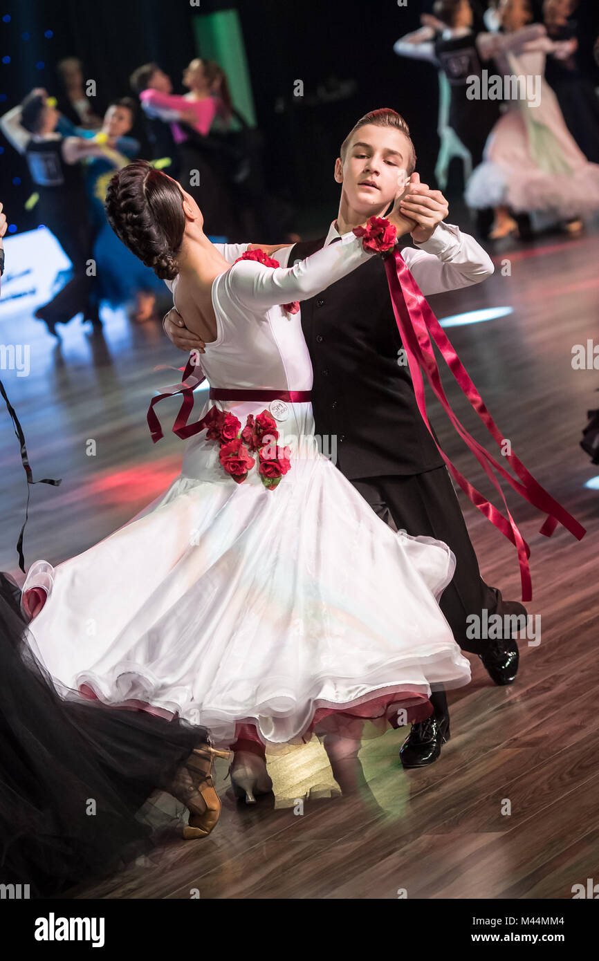 dancers dancing standard dance Stock Photo - Alamy