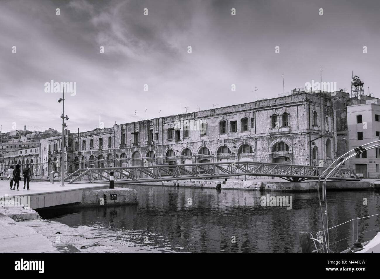 discover malta - historic warehouse at Birgu Stock Photo
