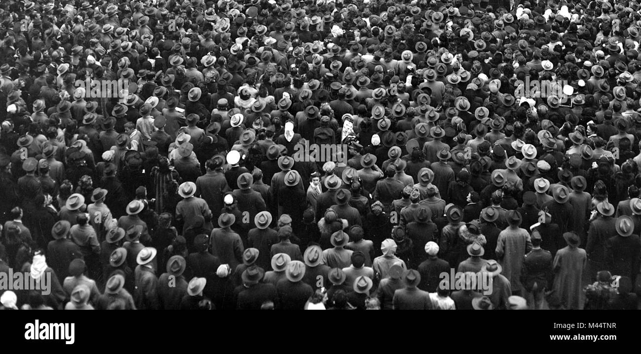 Aerial view of World War II war bond rally in Chicago’s Loop, ca. 1944. File name: Stock Photo