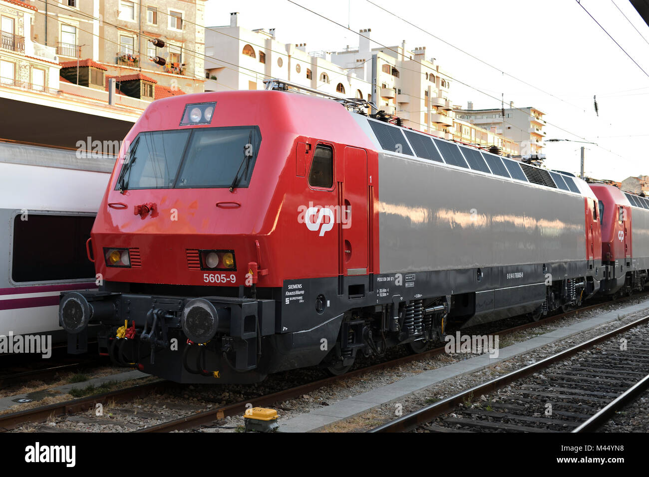 class 5600 electric locomotive;5605-9;santa apolonia station;lisbon ...