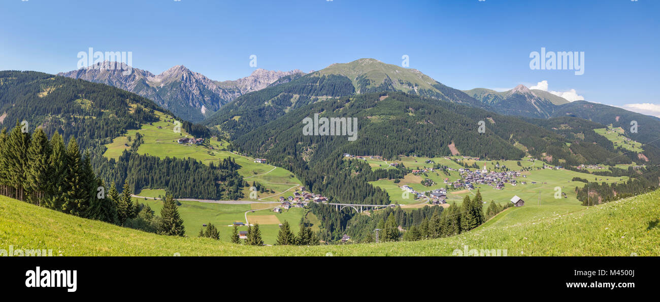 St. Lorenzen im Lesachtal and the valley, in background the Lienzer Dolomites,  Lesachtal, Hermagor District, Carinthia, Austria Stock Photo