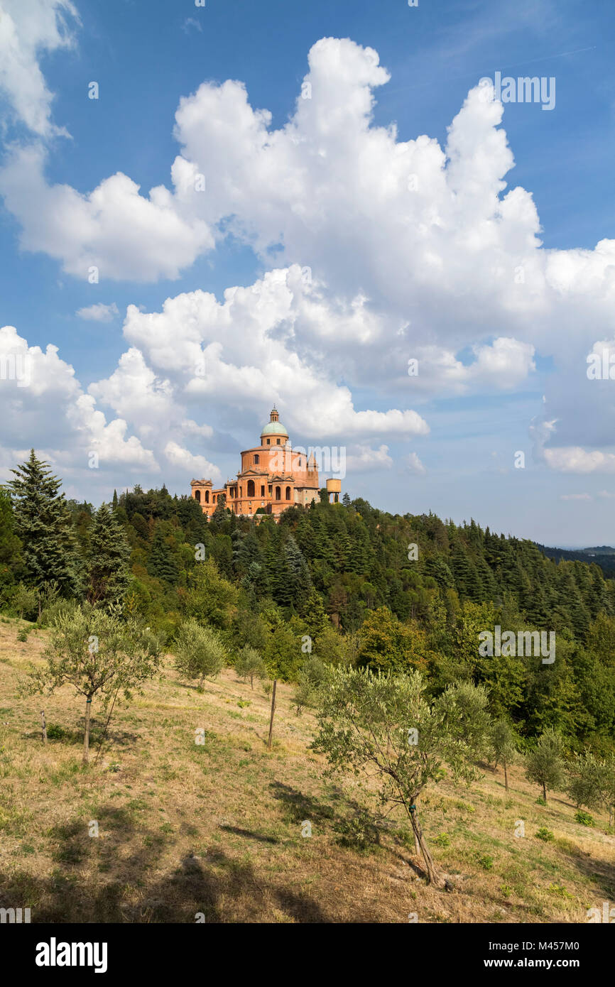 View of the Colle della Guardia and the Santuario della Beata Vergine di San Luca. Bologna, Emilia Romagna, Italy. Stock Photo
