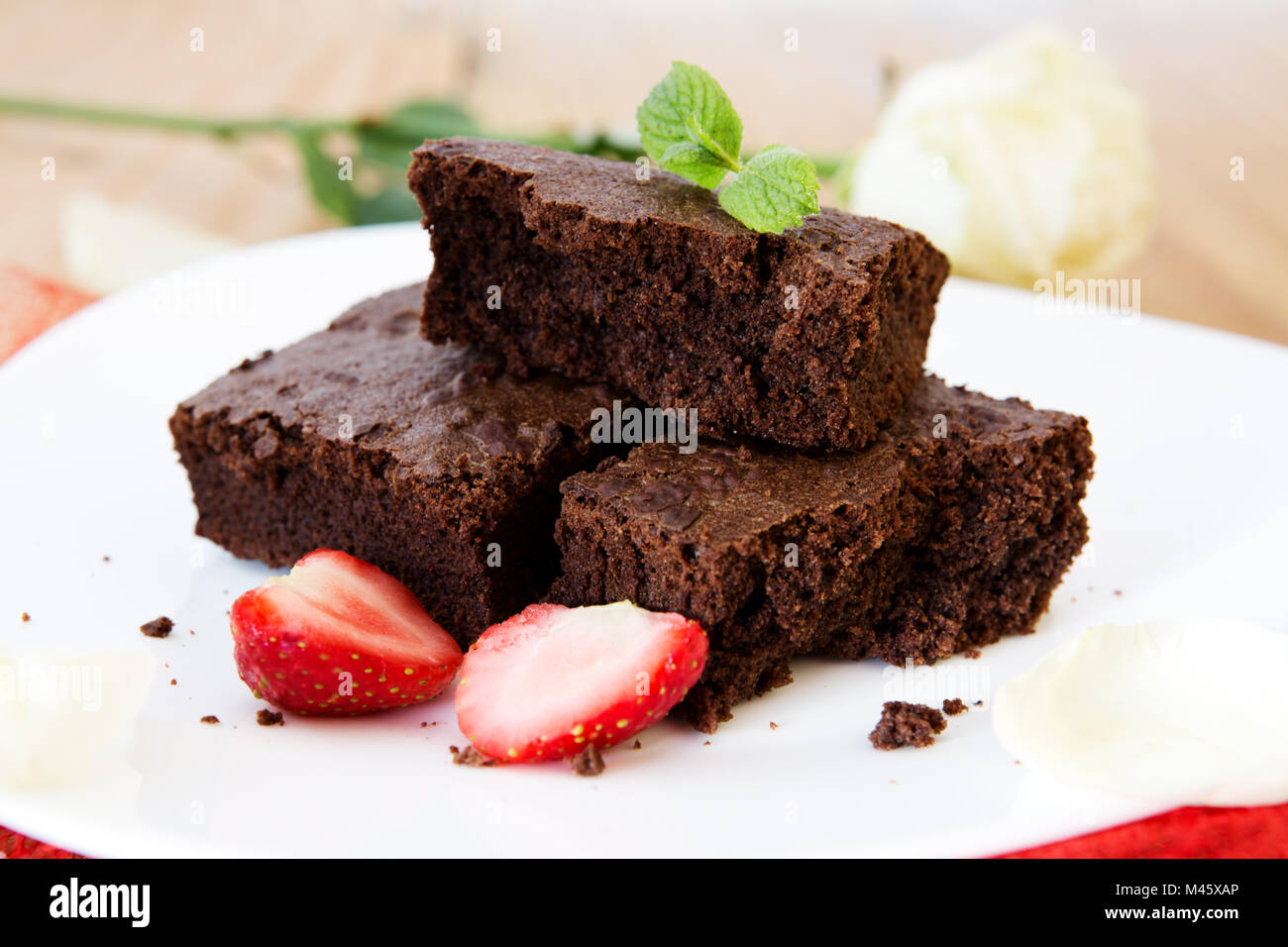 Beautiful chocolate cake with fresh Strawberries Stock Photo - Alamy