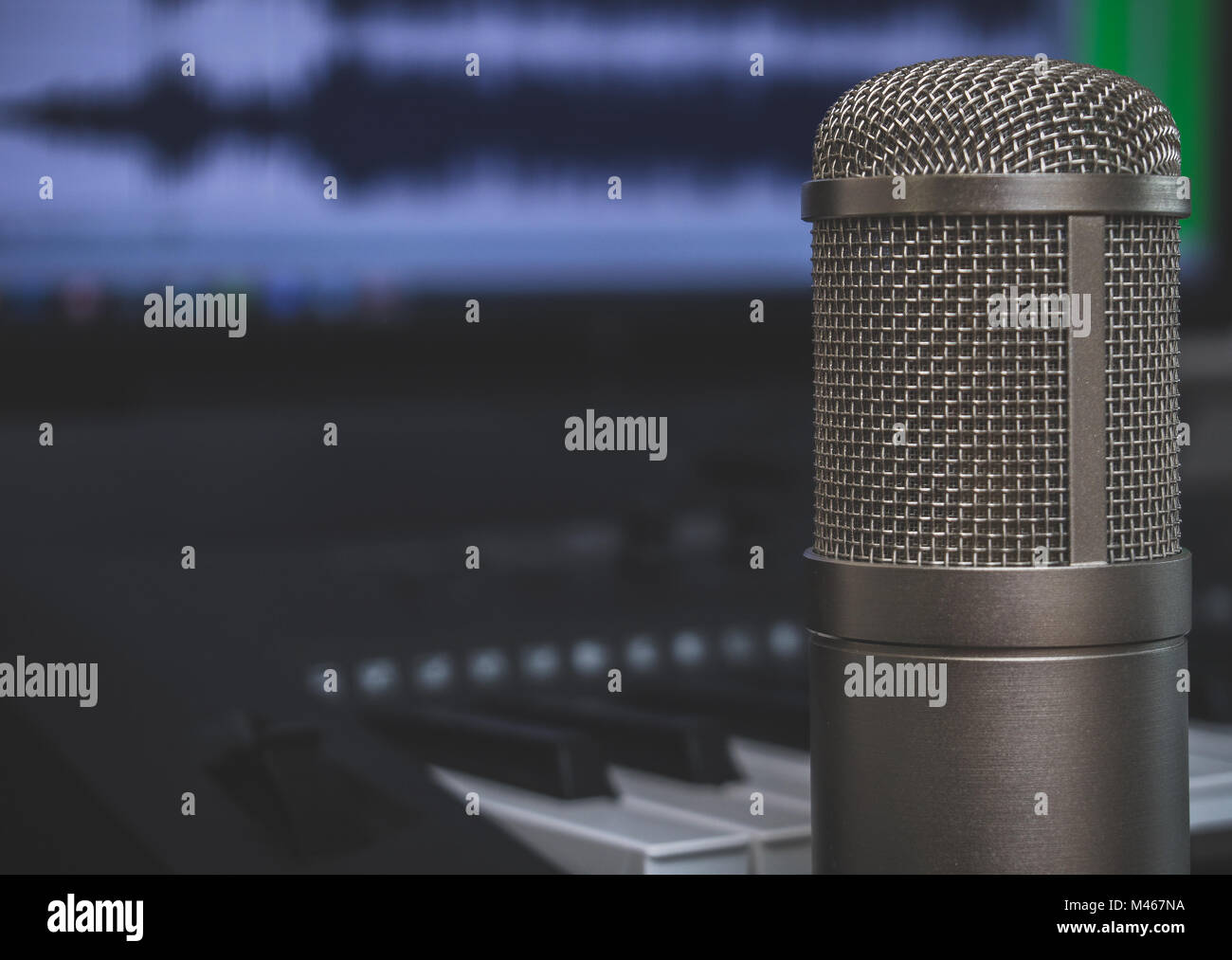 Piano keyboard and condenser microphone. Concept of home music studio Stock Photo Alamy