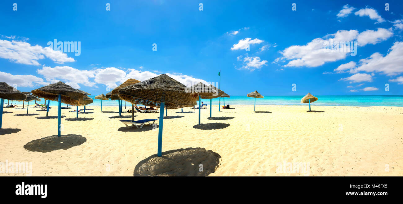 Sunny day on the beach hi-res stock photography and images - Alamy